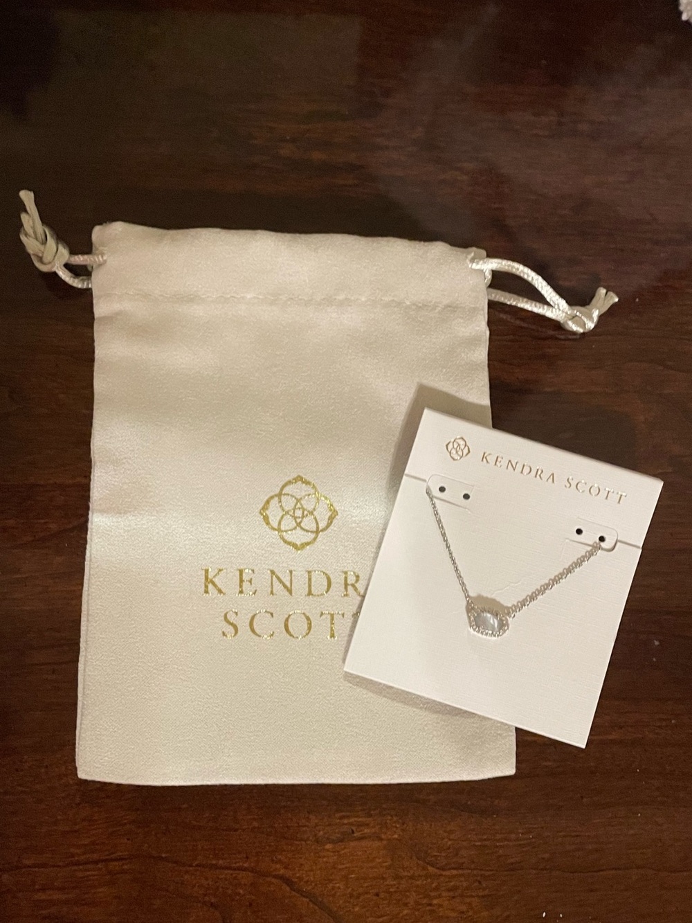 Kendra Scott Chelsea Pendant Necklace